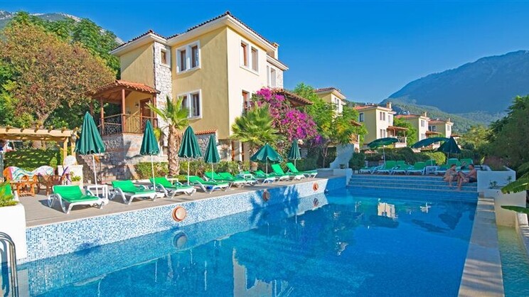 Perdikia Hill Family Resort & Villas